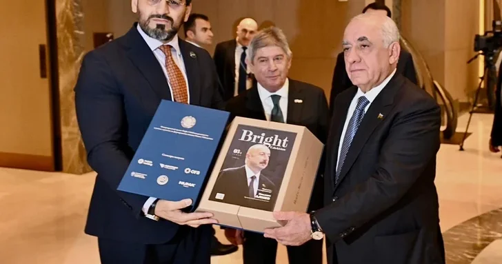 Али Асадову в Узбекистане представили спецвыпуск журнала Bright Uzbekistan об Азербайджане