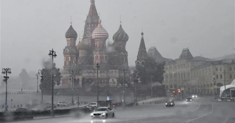 Ливень накрыл центр Москвы