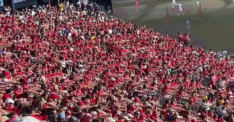 Norveçli fanatlar stadionda “avar çəkdilər” VİDEO
