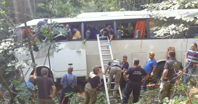 Ukrayna uşaqların olduğu avtobusu vurdu Foto