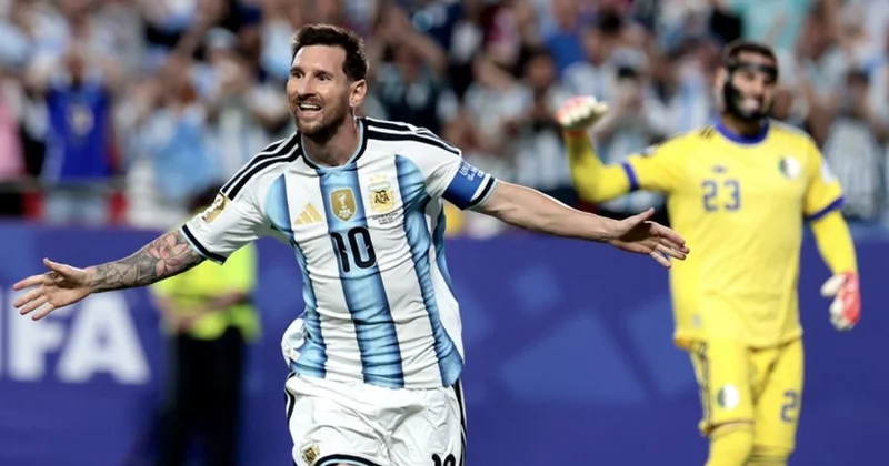 Mundial tarixinin yeni kralı olmağına bircə qol qaldı!