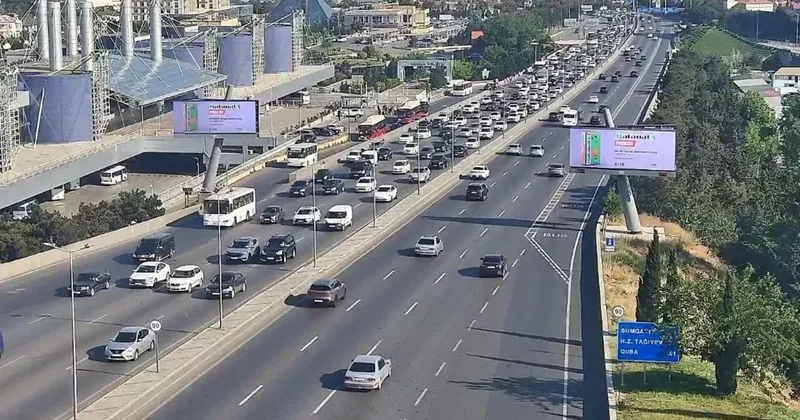 Пробки на бакинских дорогах