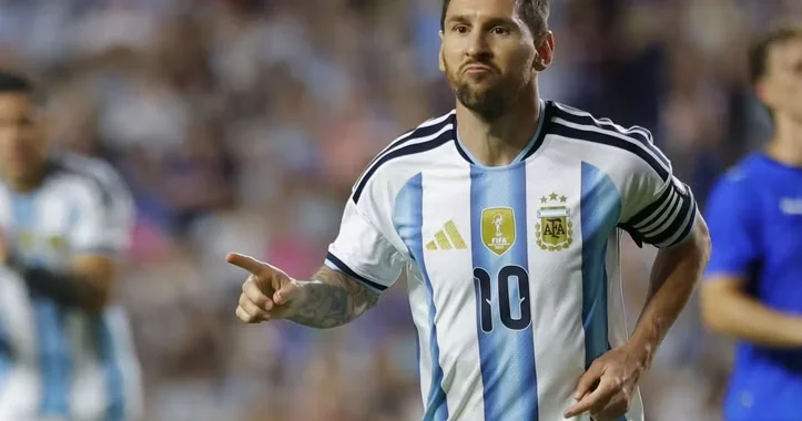 Ronaldonu geridə qoyan, rekordçuya çatan Messi DÇ dəki het trikdən sonra belə danışdı