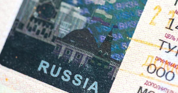 Более 1,1 тыс. иностранцев получили визы традиционных ценностей в Россию