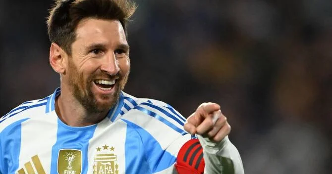 “Messi dəlidir” Şair argentinalını vəsf etdi