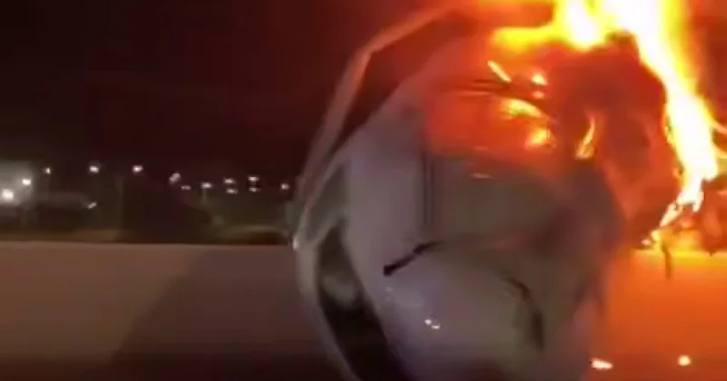 В США самолет рухнул на автомагистраль ВИДЕО