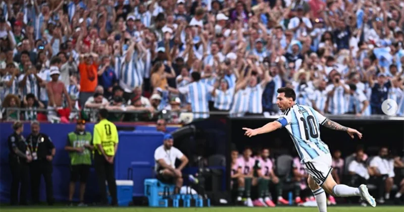 Messi şou göstərdi, Argentina darmadağına sevindi Yenilənir Video