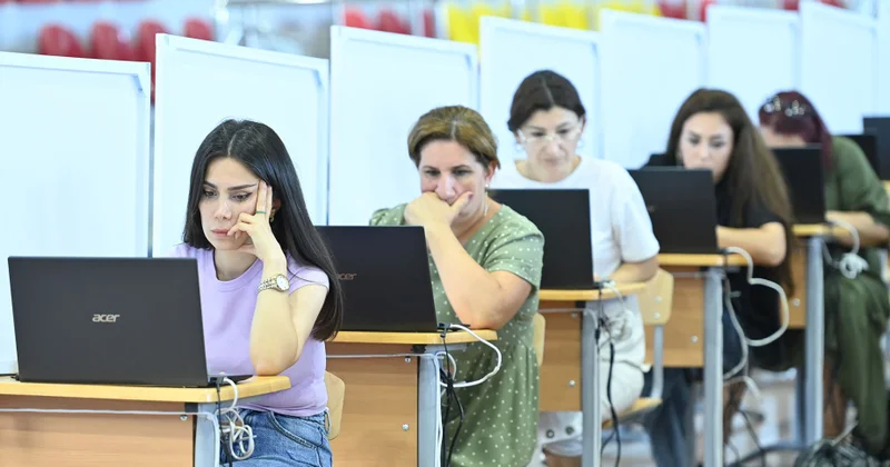 Müəllimlərin sertifikatlaşdırılması prosesinin test imtahanı mərhələsinin ilk günü yekunlaşıb