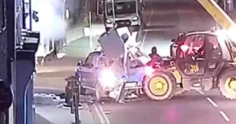 В Англии воры вырвали банкомат из здания ФОТО / ВИДЕО