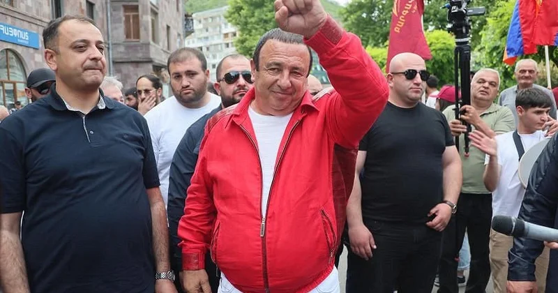 Ermənistanda seçki zamanı daha bir rüşvətin üstü AÇILDI VİDEO
