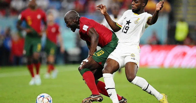PSJ nin futbolçusu Səudiyyə Ərəbistanı yolunda