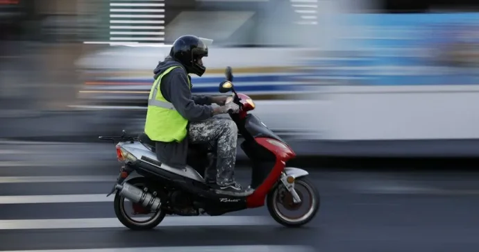 Qorxulu moped qəzaları: “Heç olmasa, 17 yaşa qaldırılsın”