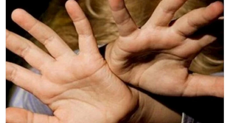 Bakıda 70 yaşlı qadın qızını taxta parçası ilə döydü