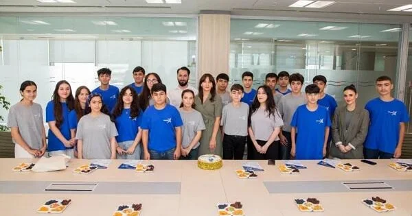 Bakı Limanının proqramını uğurla bitirən şagirdlərə sertifikat verildi