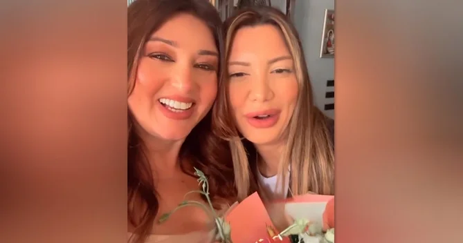 Dilarə Əliyeva Fulya Öztürklə bir arada