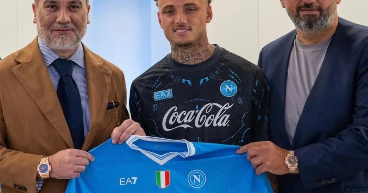 Napoli Niderland millisinin üzvünü transfer etdi RƏSMİ