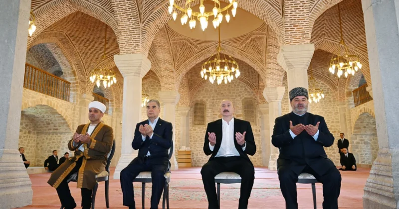 İlham Əliyev və Berdiməhəmmədov Yuxarı Gövhər Ağa məscidini ziyarət etdilər FOTOLAR