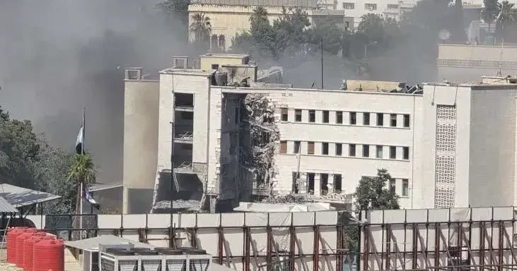 İsrail Dəməşqdə Baş Qərargaha dron zərbəsi endirdi Şiddətli döyüşlərdə yüzlərlə insan ölüb