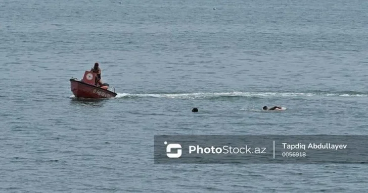 В Каспийском море спасены два подростка, едва не утонувших в неконтролируемой зоне