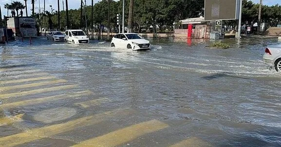 ABŞ dan dəhşətli sel görüntüləri....