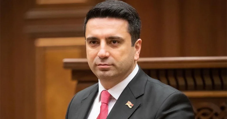 Ermənistan parlamentinin sədri arvadını boşadı