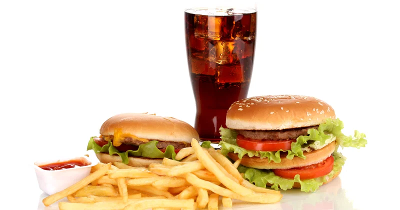 Fast food mədəniyyəti yerli mətbəxi təhlükəyə atırmı? EKSPERT ŞƏRH ETDİ