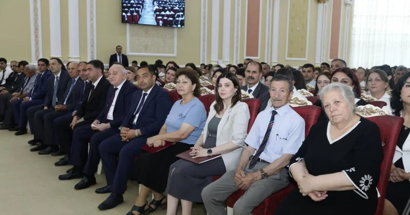Milli Məclisin deputatı Ağalar Vəliyev Xaçmaz rayonunda qabaqcıl müəllimləri və əlaçı şagirdləri mükafatlandırıb