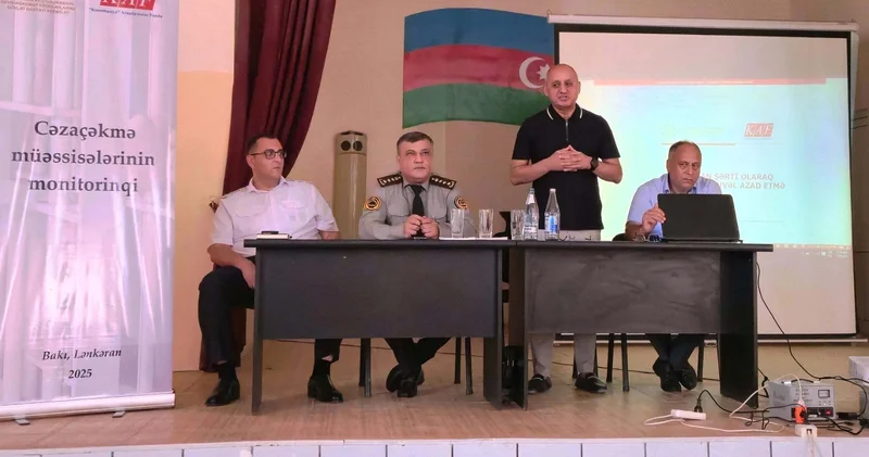 Həbsxanda məhbuslar maarifləndirilib FOTOLAR