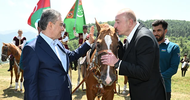 Prezident ona “Dostluq” adlı Qarabağ atı hədiyyə etdi Foto