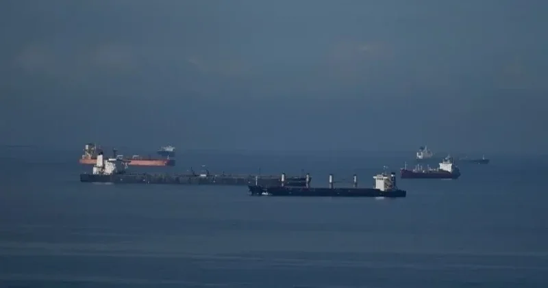 İran Hörmüz boğazında Tayland bayraqlı gəmiyə zərbə endirdi