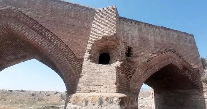 İranda Şah Abbasın tikdirdiyi tarixi körpü dağıdıldı... FOTOLAR