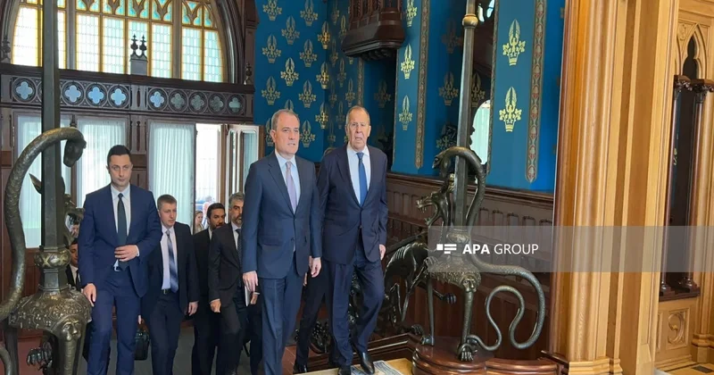 Moskvada Ceyhun Bayramovla Sergey Lavrov arasında görüş başladı