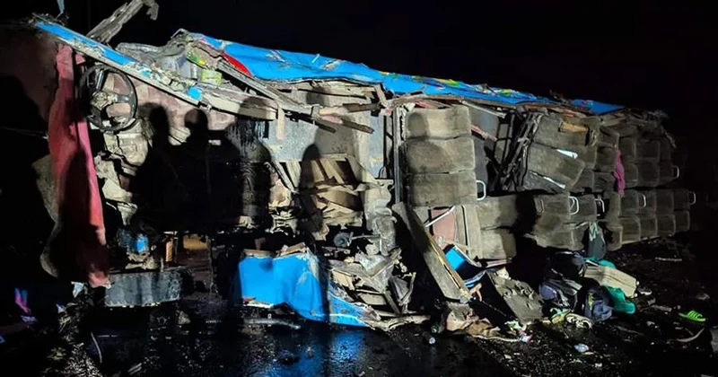 20 şagird bir avtobusda HƏLAK OLDU