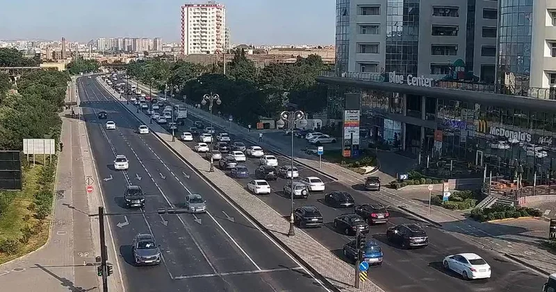 Bakının bu küçələrində sıxlıq var SİYAHI