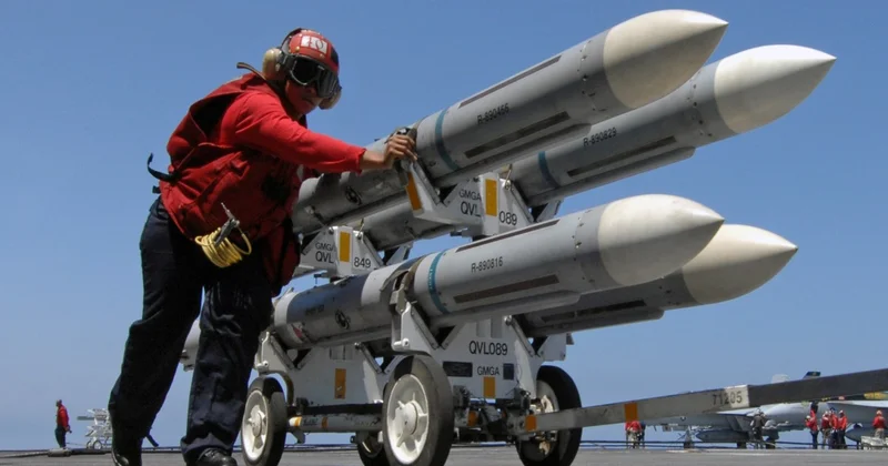 Yunanıstan Ukraynaya Crotale NG və Sea Sparrow raketləri göndərib