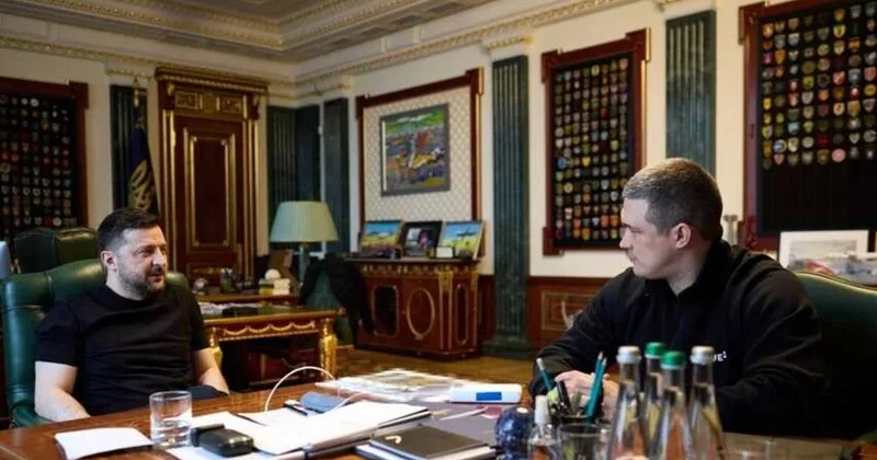 Ukrayna müdafiə nazirinin istefası suallar doğurur ŞƏRH