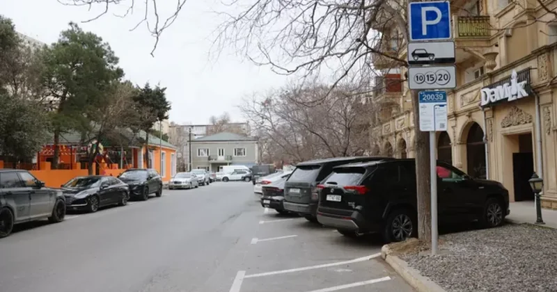 В Азербайджане утвердили новые требования к обеспечению объектов парковочными местами