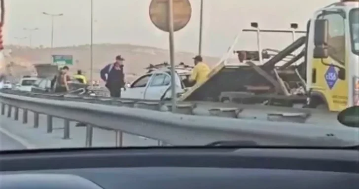 На трассе в Локбатане столкнулись более пяти автомобилей, образовался затор