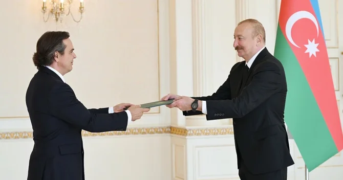 İlham Əliyev Braziliyanın Azərbaycanda yeni təyin olunmuş səfirinin etimadnaməsini qəbul edib