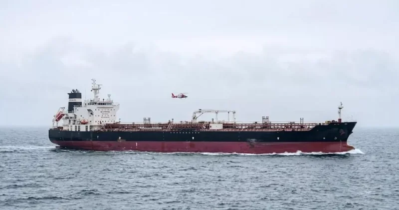 14 й южнокорейский танкер прошел через Красное море