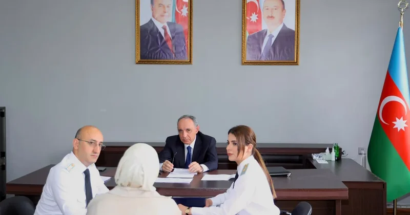 Kamran Əliyev Samux rayonunda vətəndaşları qəbul edib