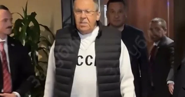 Putindən Lavrovun SSRİ yazılmış köynəyinə REAKSİYA