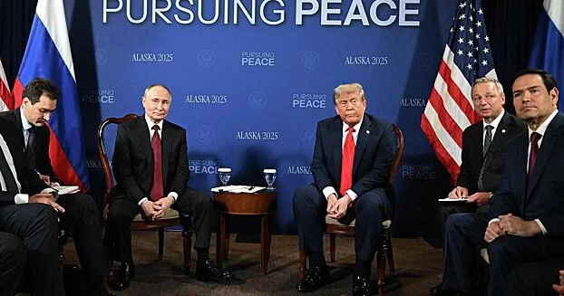 Rusiyada Putin və Trampın fotoşəkilləri olan köynəklər satılır...