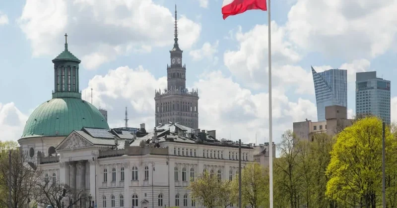 Polşa höküməti: Ukrayna Aİ və NATO ya üzvlük perspektivini saxlamalıdır