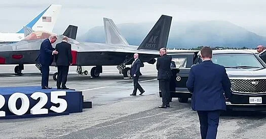 Putin və Trampın eyni limuzinlə səfərinin təfərrüatları məlum olub...