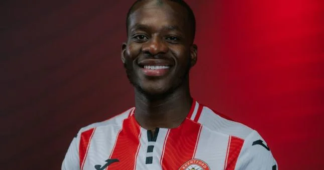 Brentford onu rekord məbləğə aldı