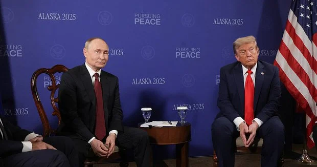 Tramp Putinlə görüşdə bu hərəkəti ilə Qərbi açlatdı Centiloni