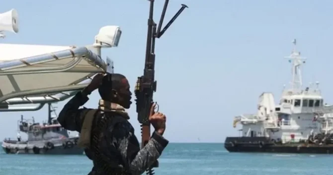 Somali sahillərində yük gəmisi silahlı şəxslər tərəfindən ələ keçirildi