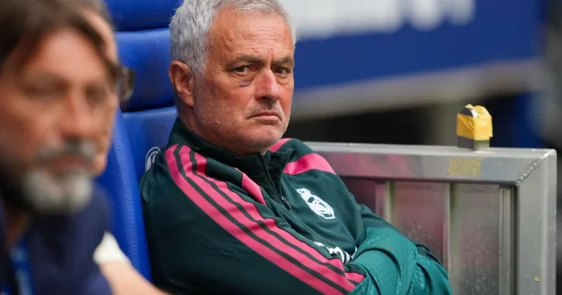 Mourinyo Şalke ilə oyuna gözü göyərmiş halda çıxıb