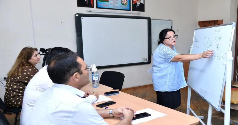 Təmayül tədris modelli məktəblərdə işləmək üçün müəllimlərin müsahibəsi